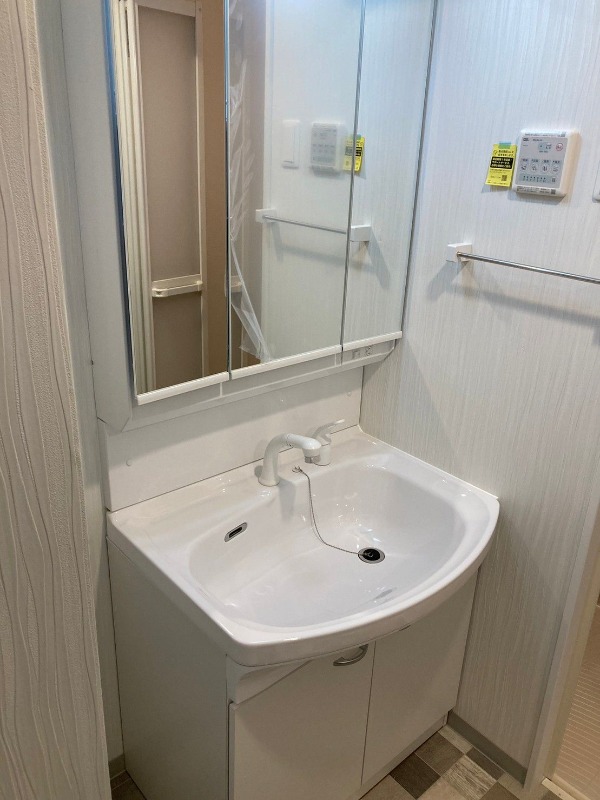 独立洗面台完備。