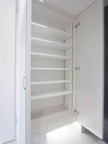 洋服もたくさん干せそうです