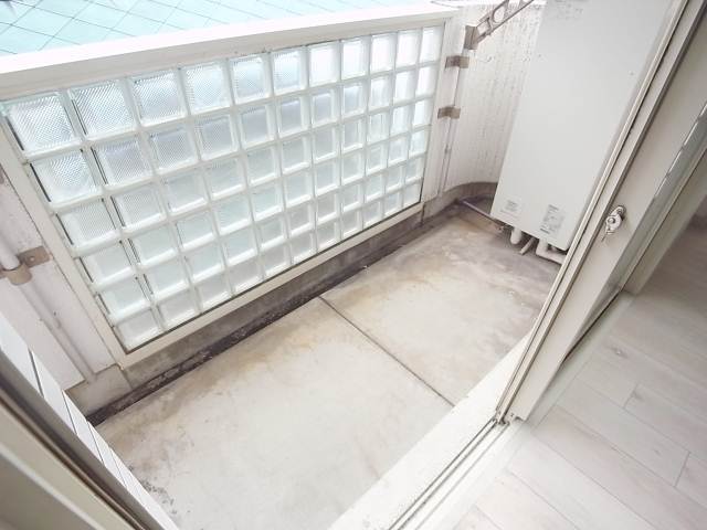 洗濯物はこちらへどうぞ。