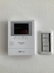 モニター付きインターホンで安心です