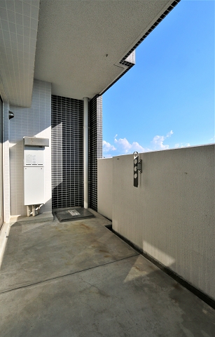 広々バルコニーでお洗濯も捗りますね