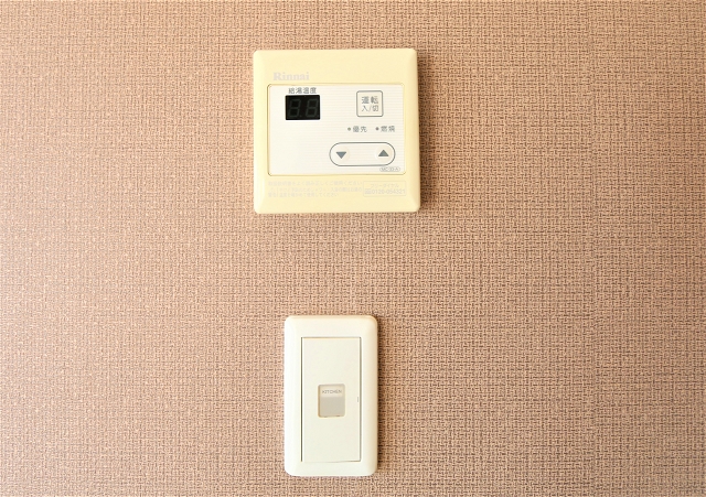 給湯のリモコンです