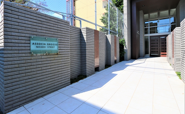 開放感のあるエントランスです