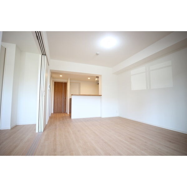 広々リビングでゆったりくつろげます