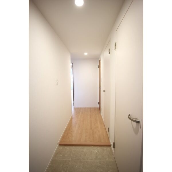 玄関も充分なひろさです