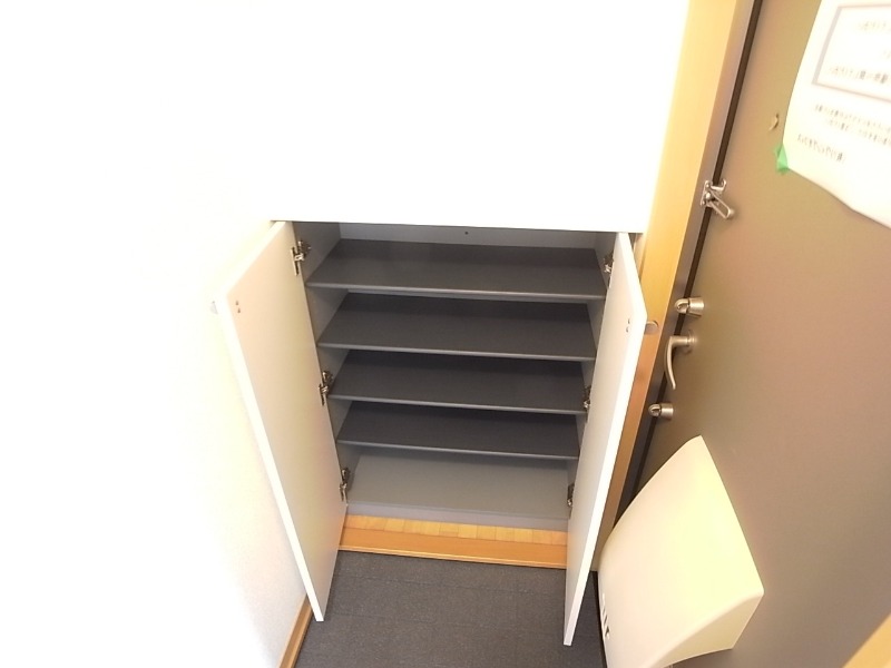 玄関収納もばっちりです