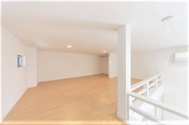 こちら寝室にいかがでしょうか。