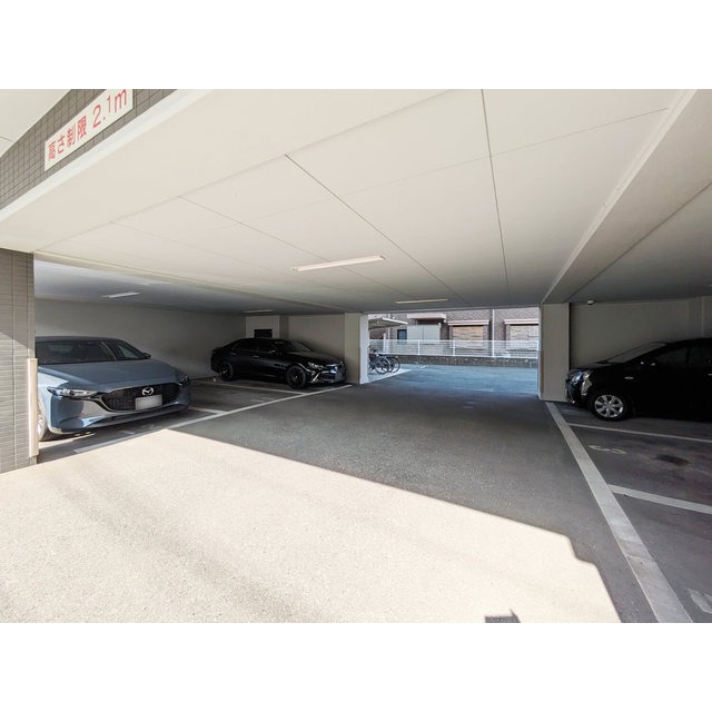 敷地内駐車場があると大変便利です