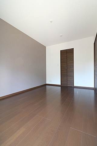 こちら寝室にいかがでしょうか。