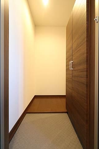 玄関収納もたっぷりです。