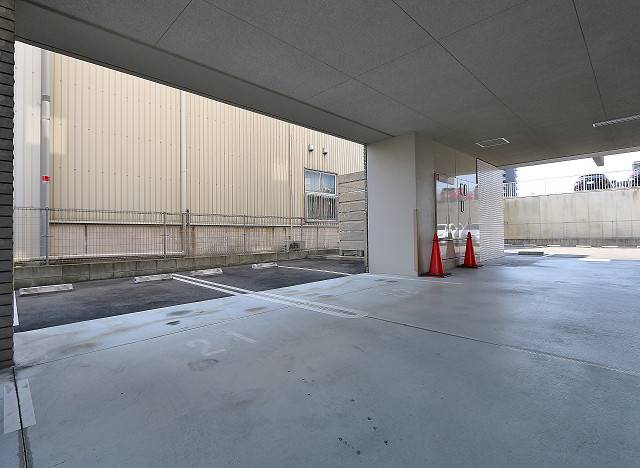 敷地内駐車場あります