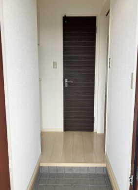 玄関からはこのようになっています。