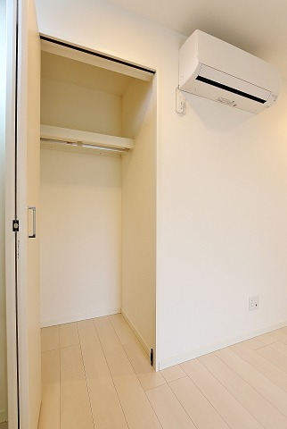 大容量のクローゼットでかさばるお洋服もたくさん入ります