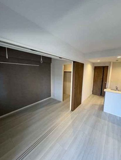 こちらは寝室にいかがでしょうか？？