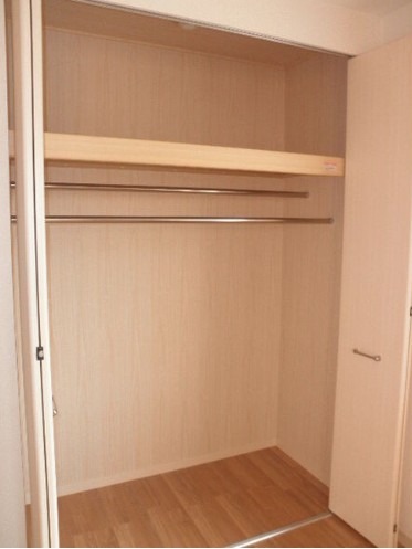 お洋服が多い方でも安心の収納力