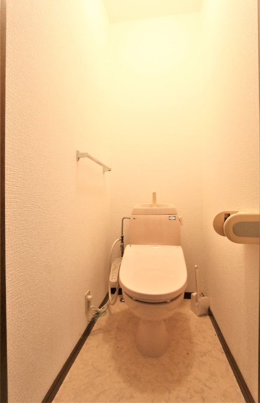 清潔感のあるトイレですね