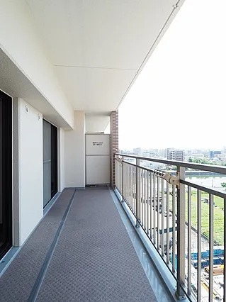 天気のいい日はこちらで洗濯物を干せます