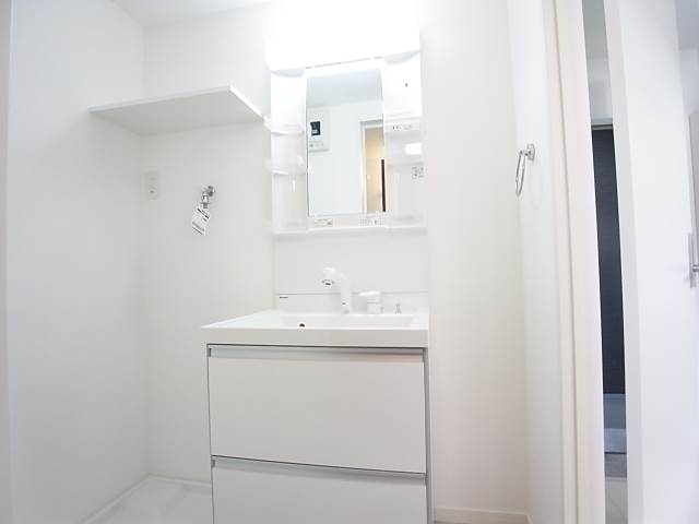 朝に大活躍の独立洗面脱衣所。