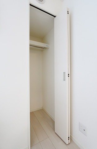 お洋服が多い方でも楽々収納できます