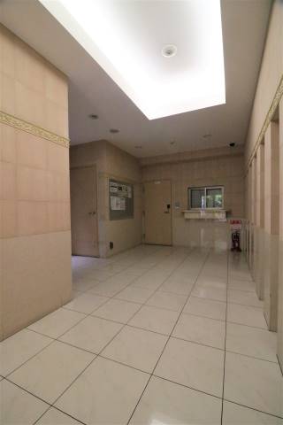 分譲ならではの豪華なエントランス。