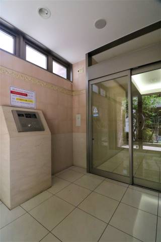 安心の定番。オートロック付き。