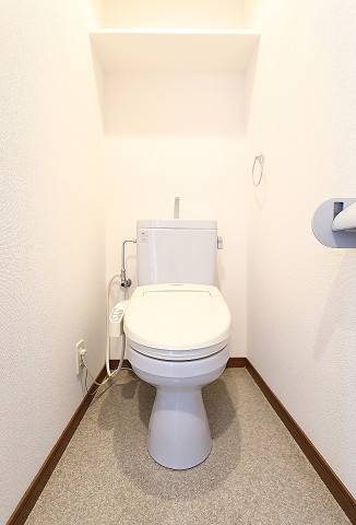 トイレ独立な上ウォシュレットもついてます