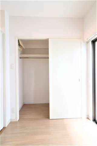 奥行きのある収納です