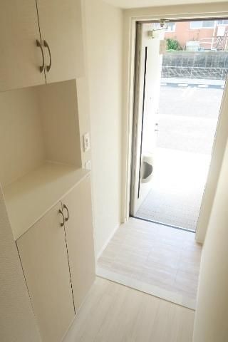 玄関はこのようになっています。