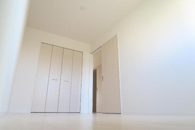 こちら寝室にいかがでしょうか。