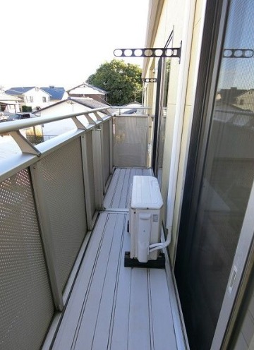 天気のいい日はこちらで洗濯物を干せます