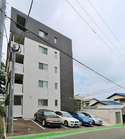 敷地に駐車場あります