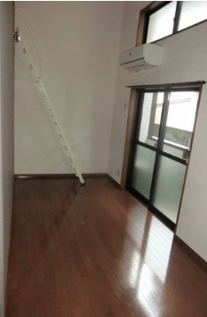 明るいリビングです