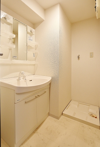 毎日の身支度もしやすい洗面所です