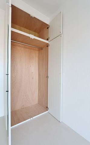 姿見付のクローゼットです