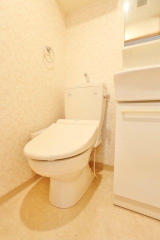 ウォシュレット付いてます。