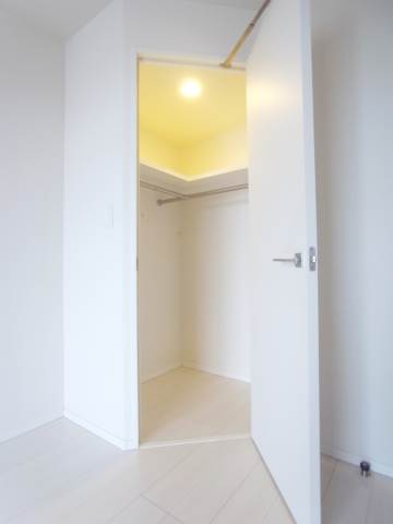 お洋服が多い方でも安心の収納