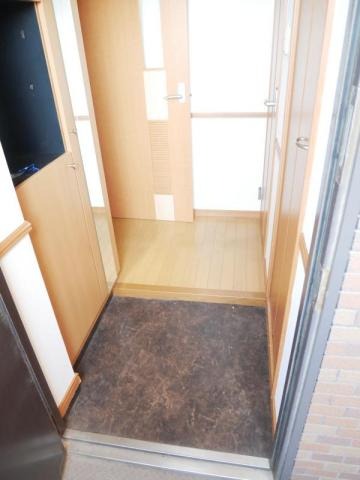 玄関はこんな感じです