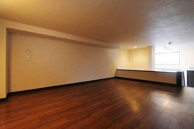 こちら寝室にいかがでしょうか。