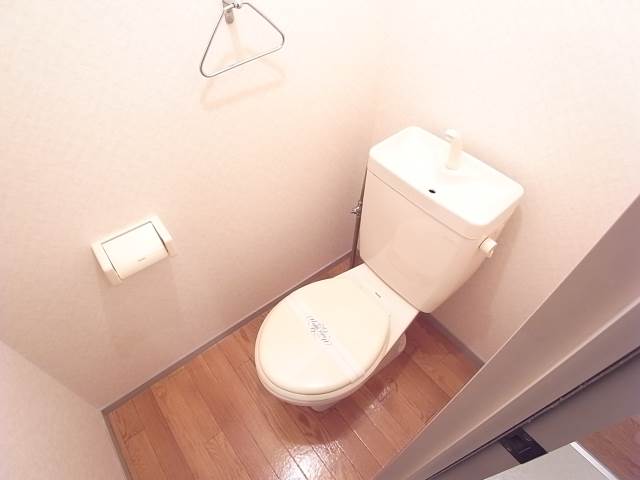 落ち着く雰囲気のお手洗いです