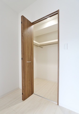 お洋服が多い方でも楽々収納できます