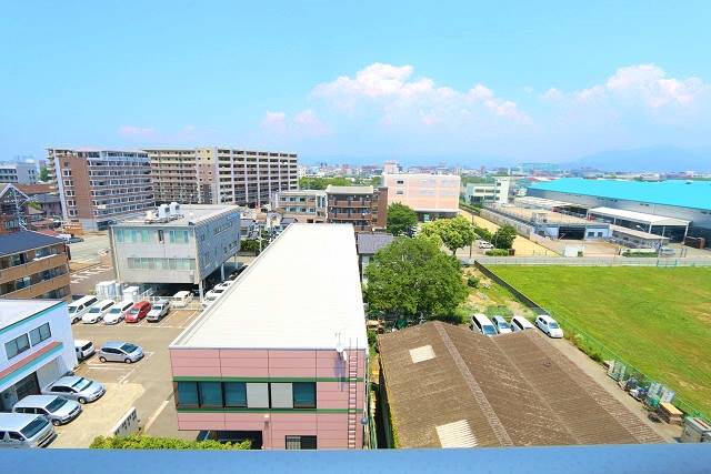 前に建物がないので日当たりが良いです