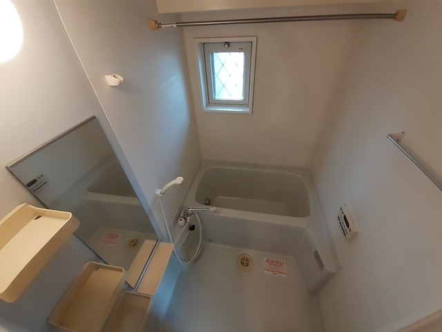 浴室乾燥機付きのバスルームです