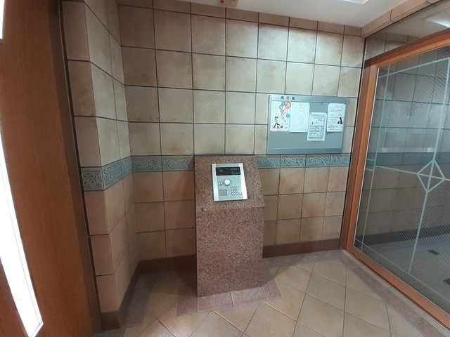 オートロックで安心です