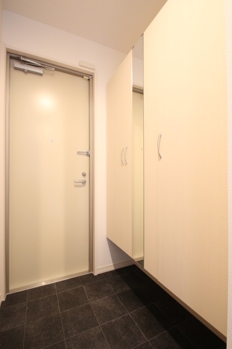 玄関収納完備です。