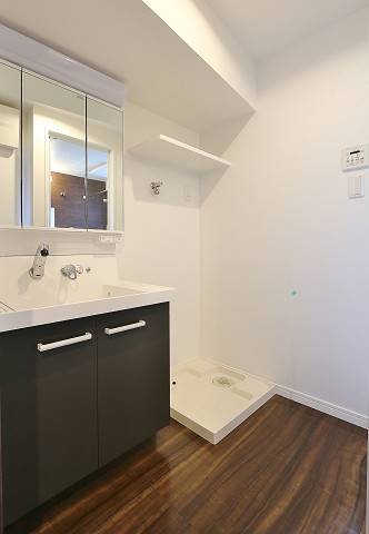 写真は同型物件です