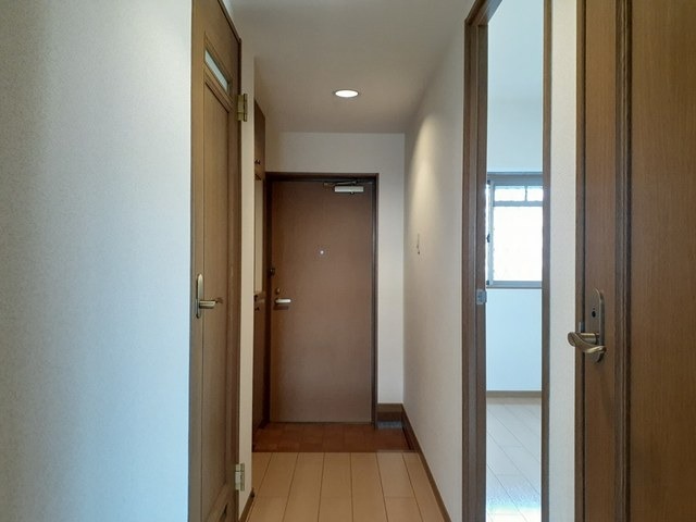 玄関はこのようになっています。