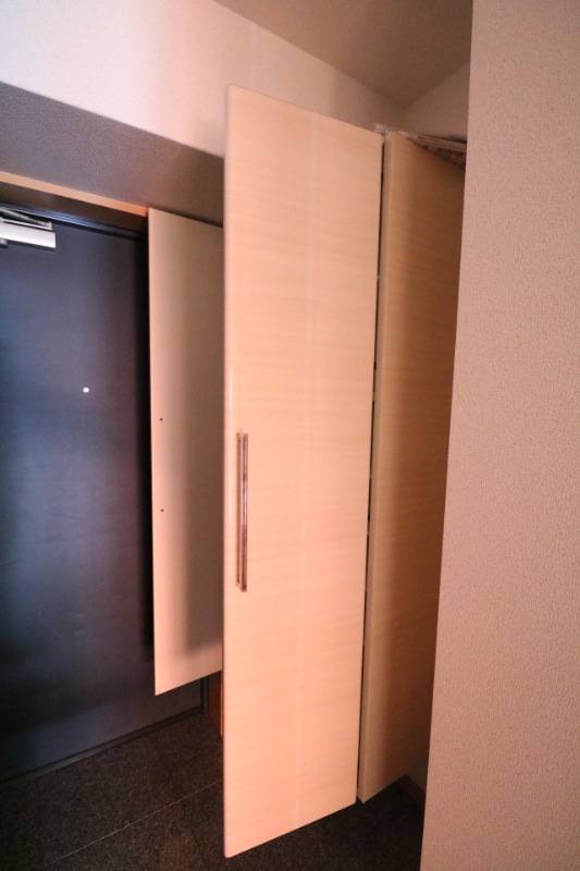 玄関収納もございます。