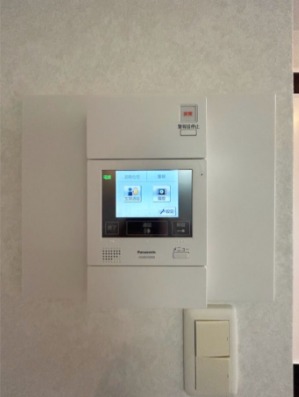 モニター付きインターホンで安心です。