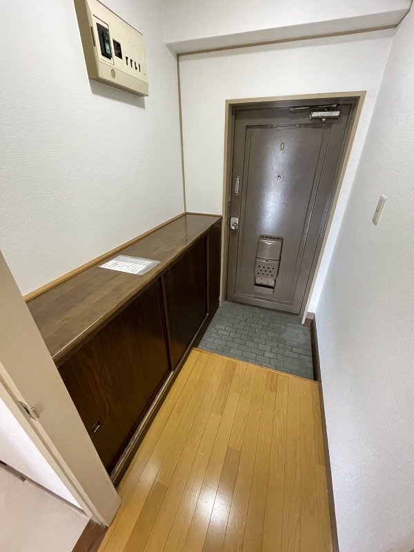 お靴はこちらへ。