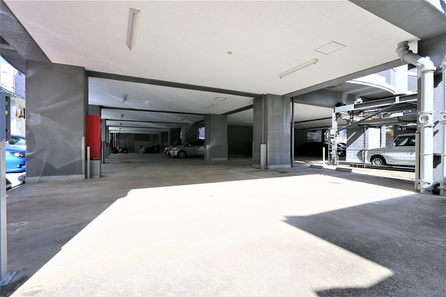 敷地内に駐車場があります